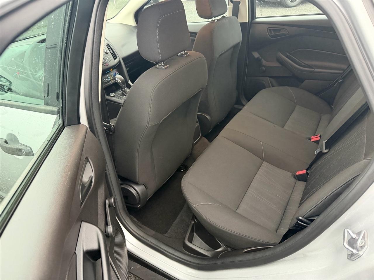 Ford Focus 4dr Sdn S 2014