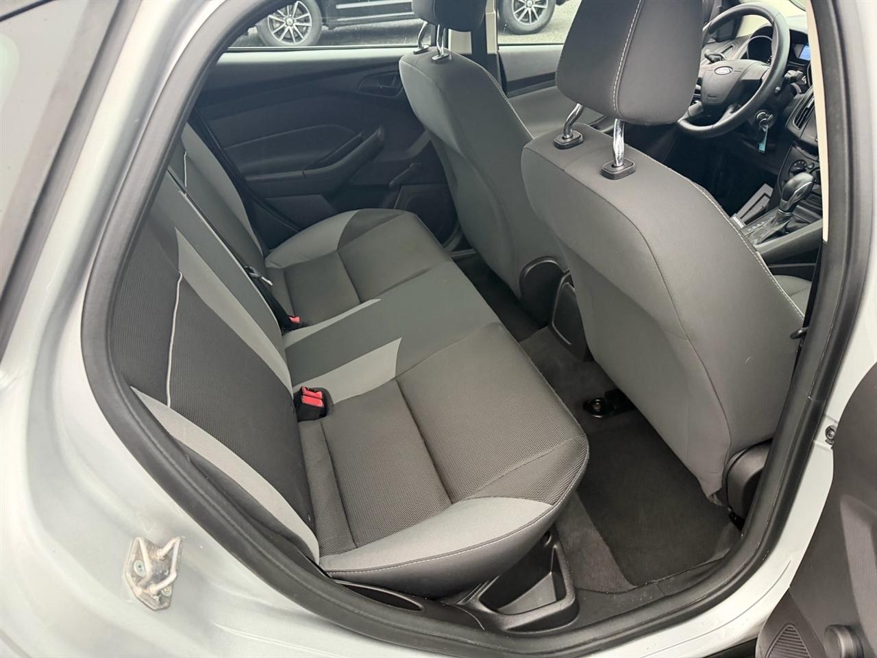 Ford Focus 4dr Sdn S 2014