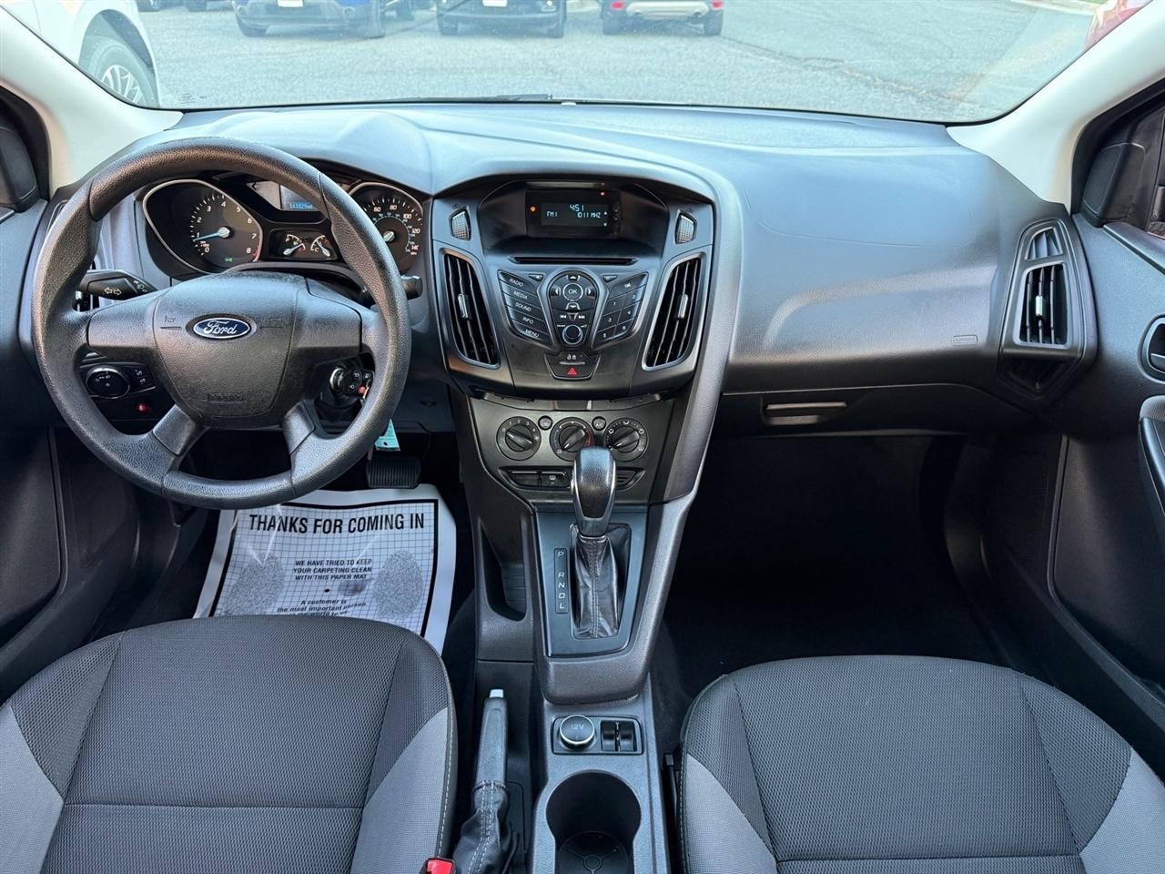 Ford Focus 4dr Sdn S 2014