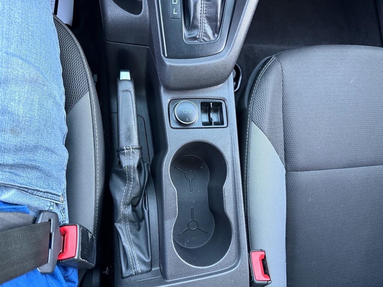 Ford Focus 4dr Sdn S 2014