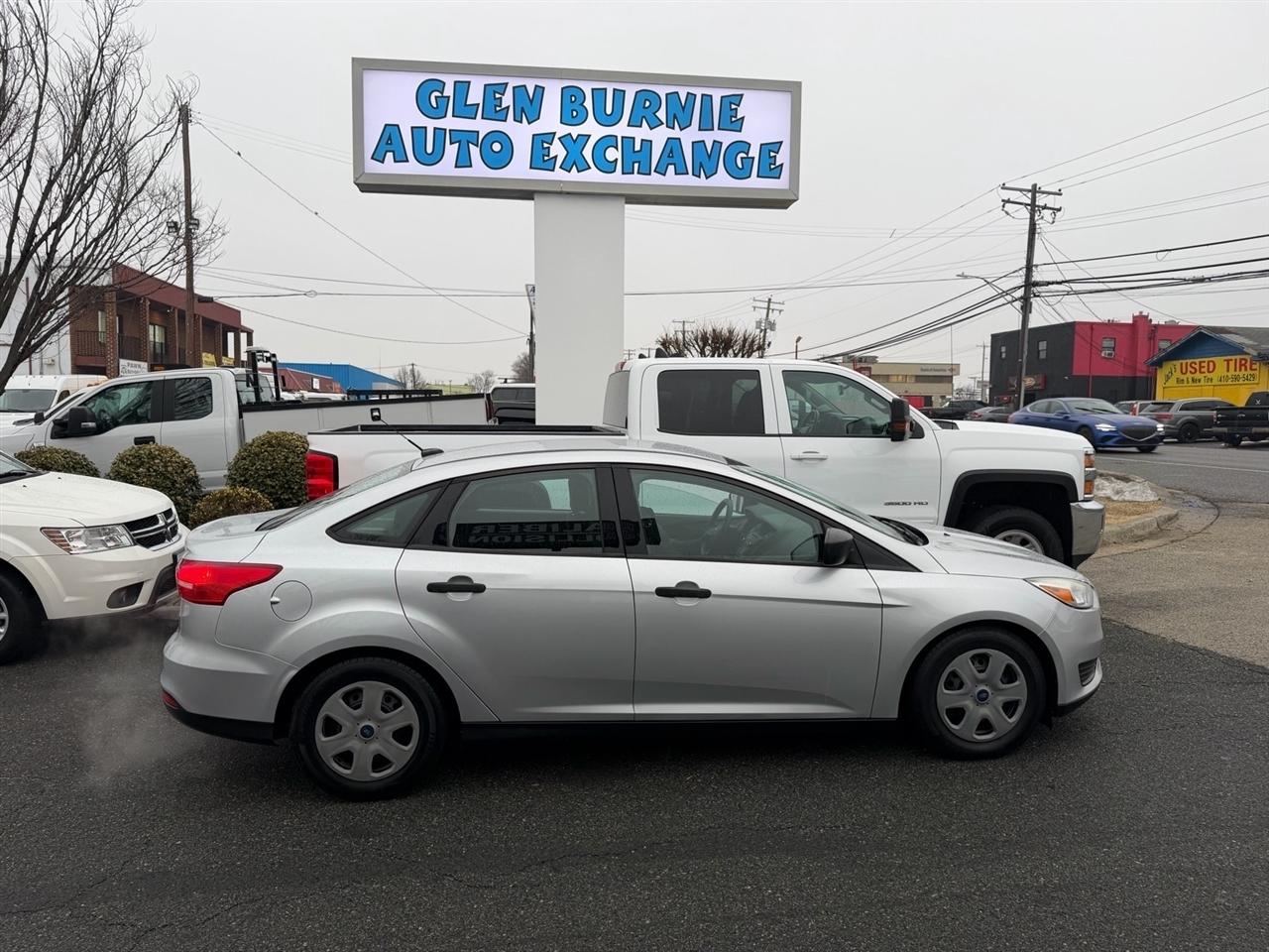 Ford Focus S Sedan 2017