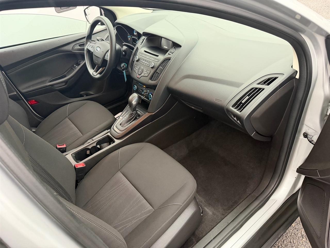 Ford Focus S Sedan 2017