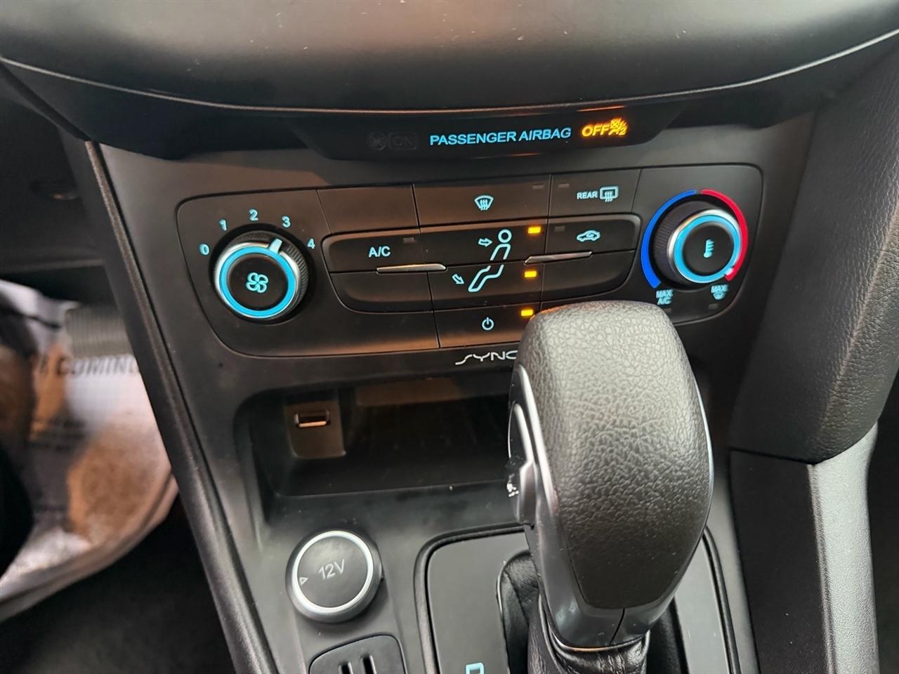 Ford Focus S Sedan 2017