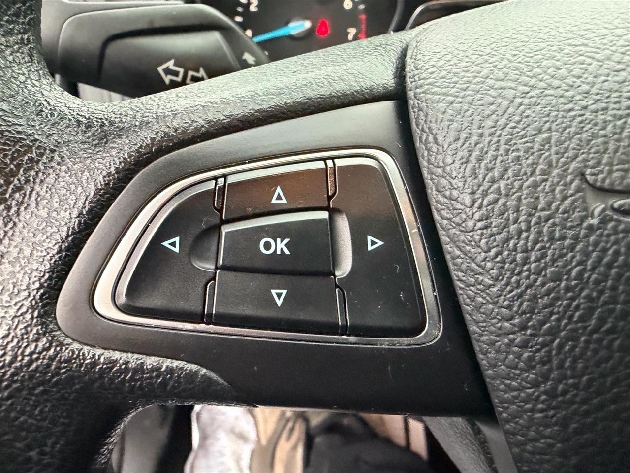 Ford Focus S Sedan 2017