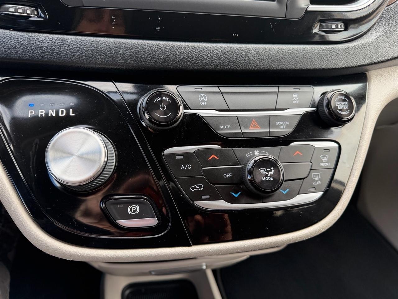 Chrysler Voyager L FWD 2020