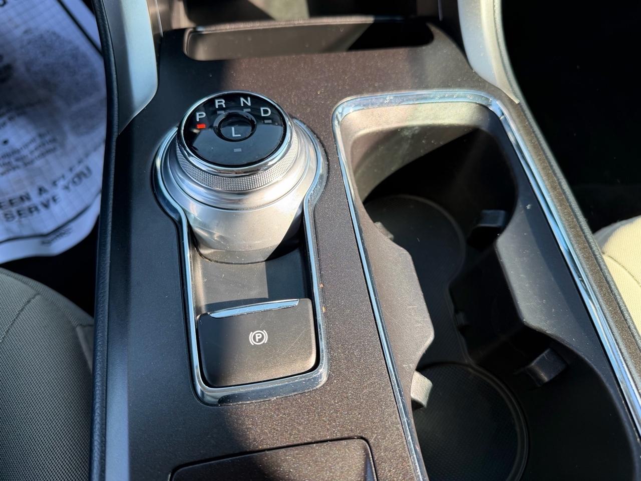 Ford Fusion S FWD 2018