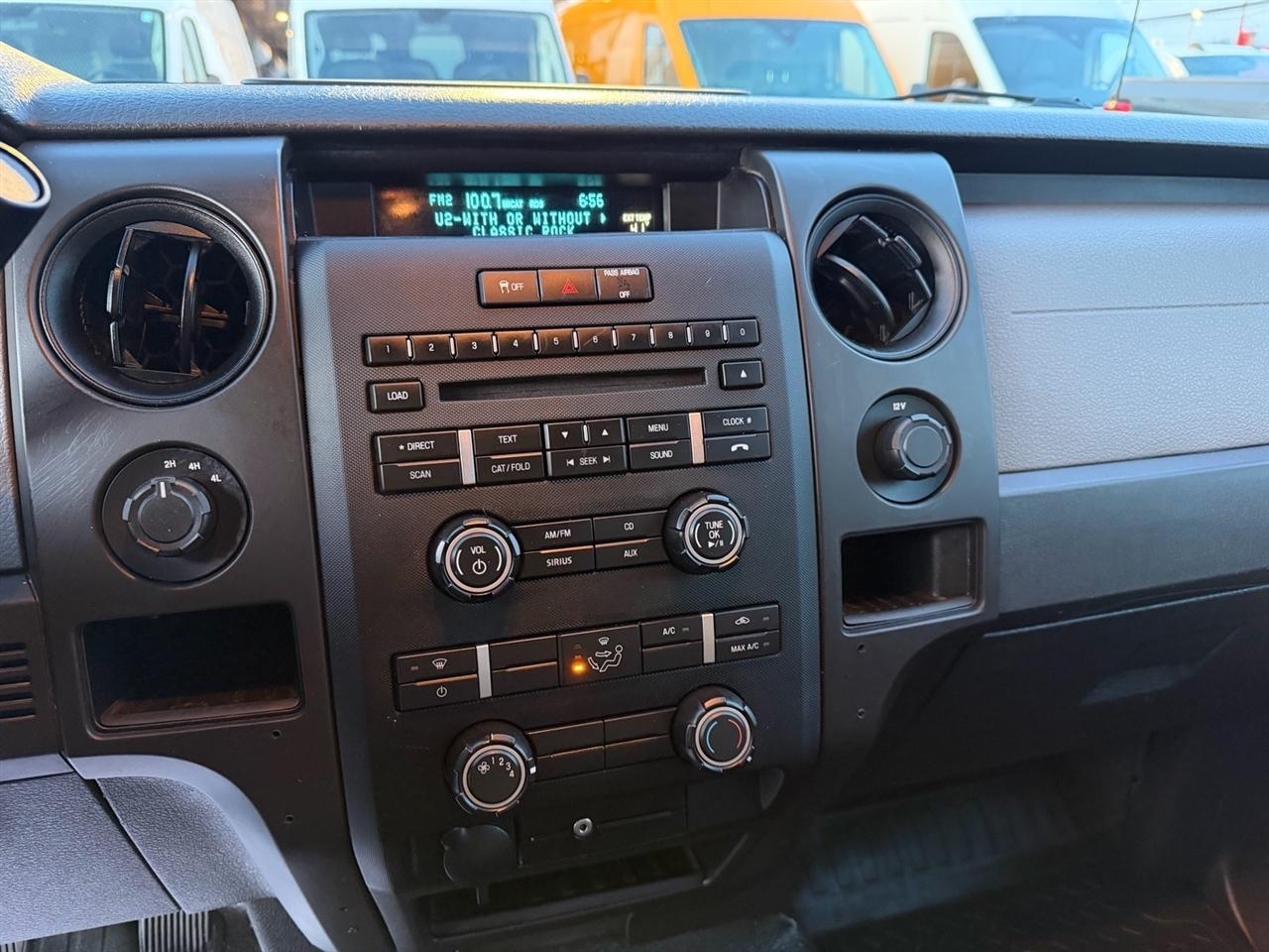 Ford F-150 4WD SuperCrew 145" Platinum 2014