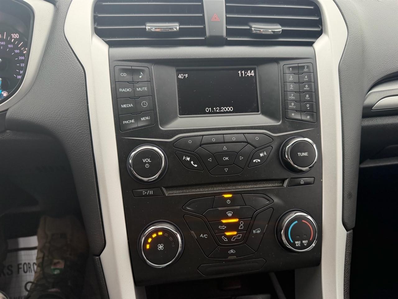 Ford Fusion 4dr Sdn S FWD 2014