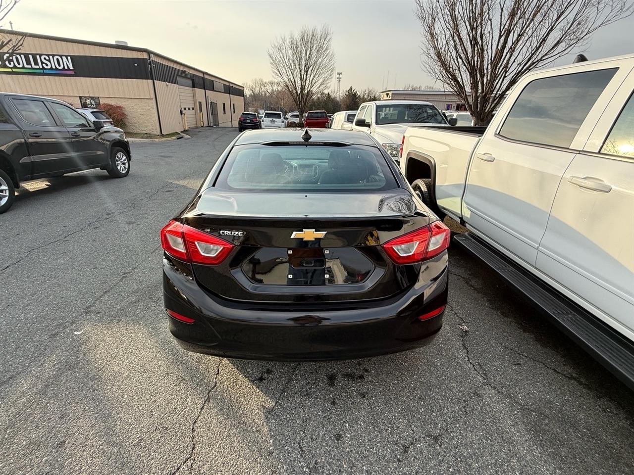 Chevrolet Cruze 4dr Sdn LS 2019