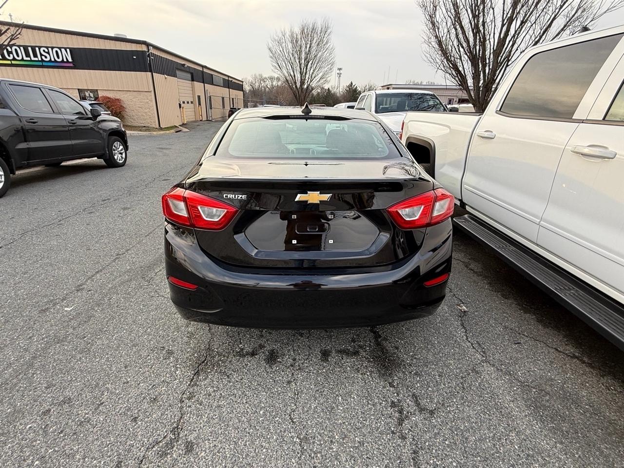 Chevrolet Cruze 4dr Sdn LS 2019