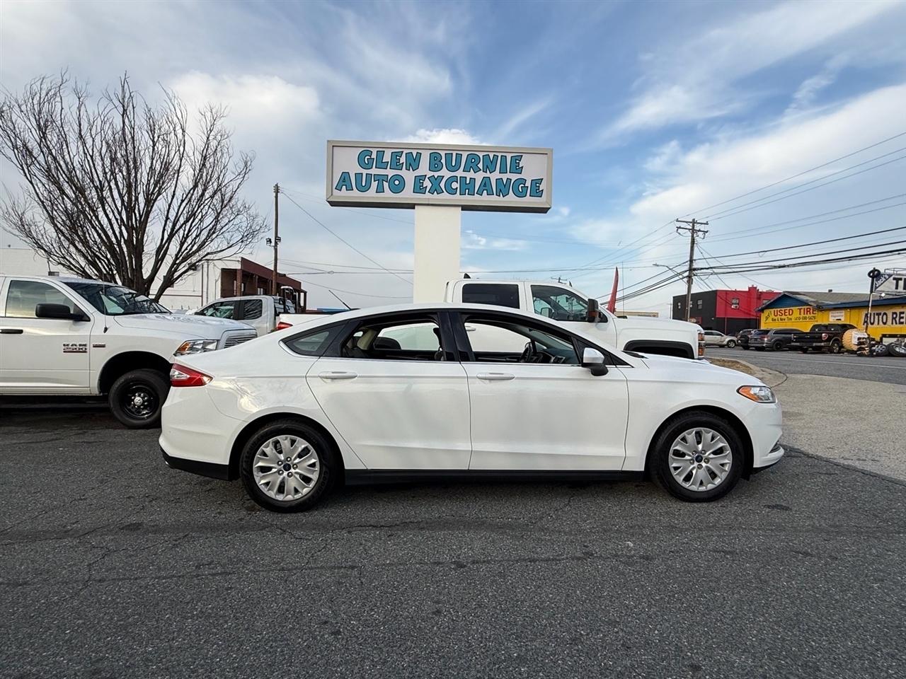 Ford Fusion 4dr Sdn S FWD 2014