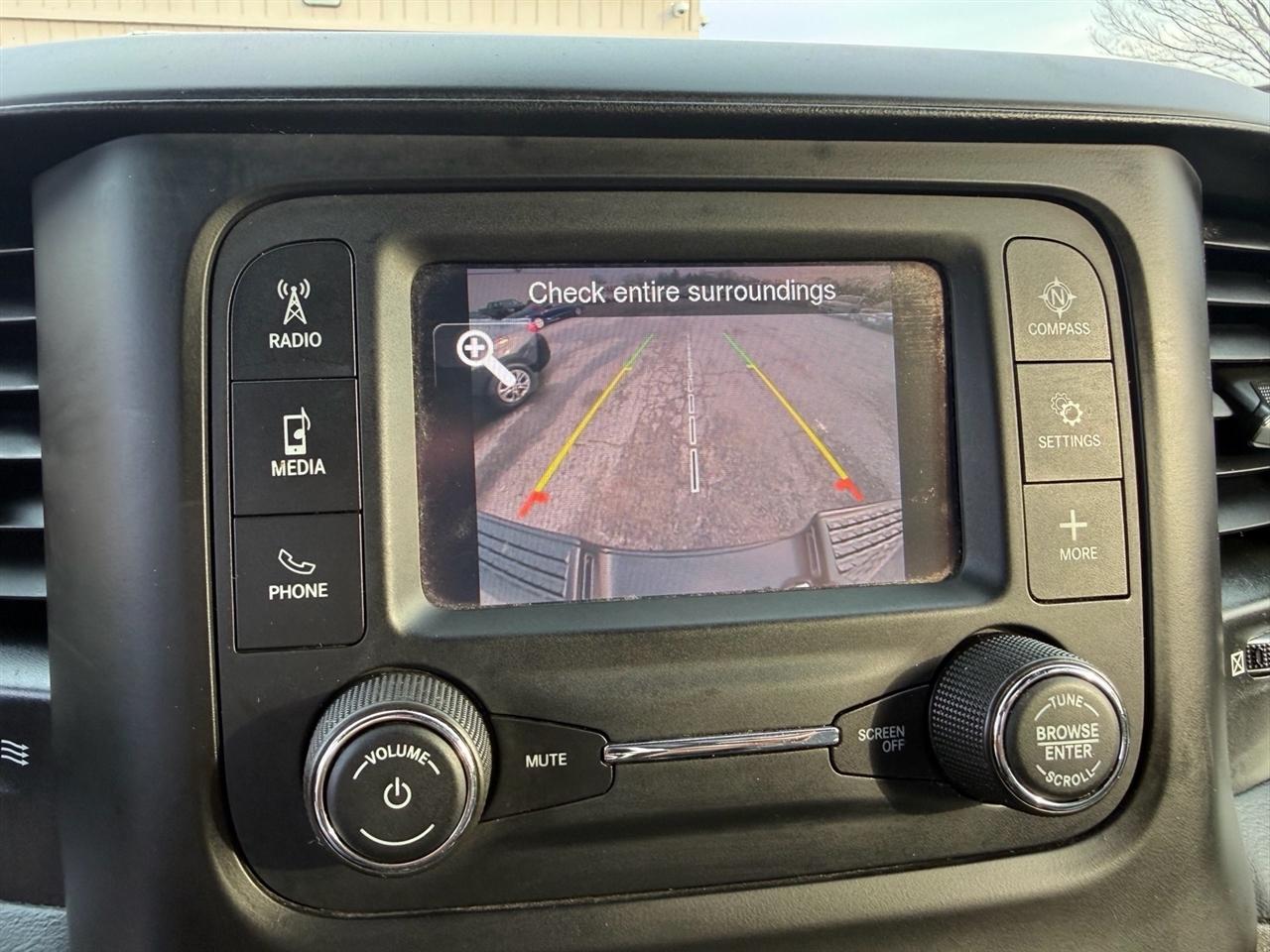 RAM 2500 Tradesman 4x4 Crew Cab 8' Box 2022