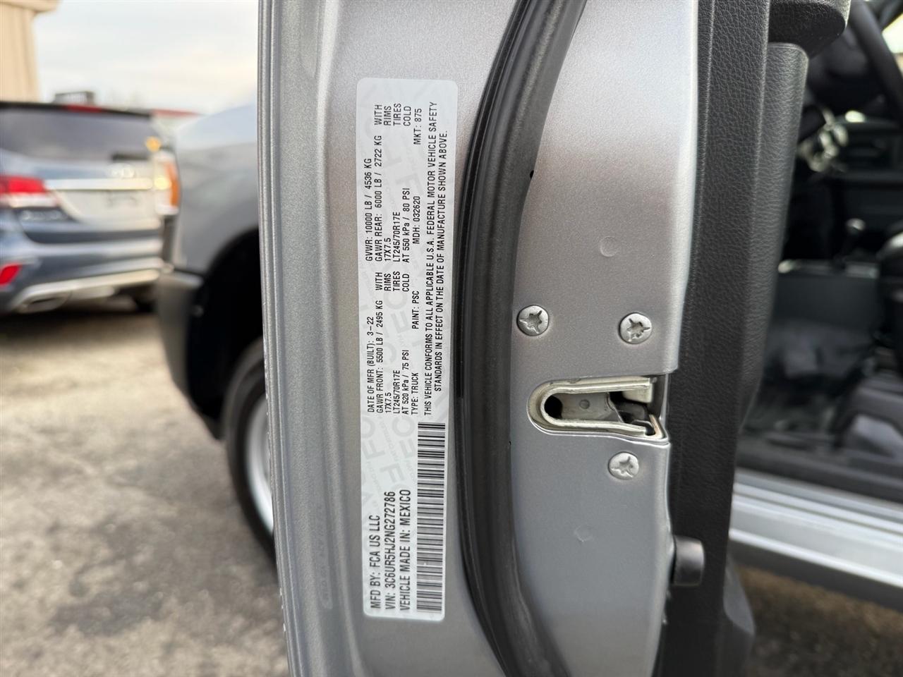 RAM 2500 Tradesman 4x4 Crew Cab 8' Box 2022