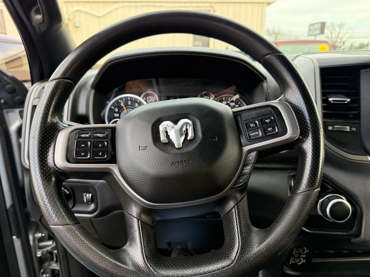 RAM 2500 Tradesman 4x4 Crew Cab 8' Box 2022