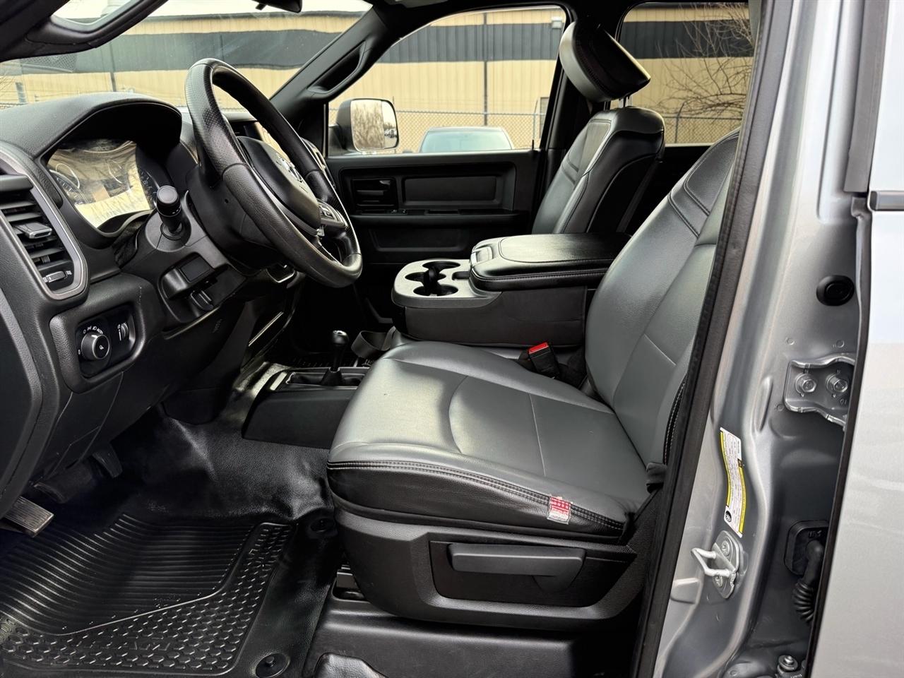 RAM 2500 Tradesman 4x4 Crew Cab 8' Box 2022