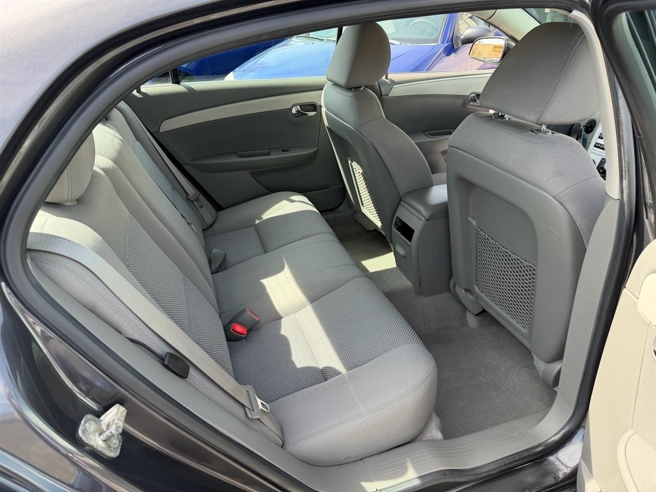 Chevrolet Malibu 4dr Sdn LS w/1FL 2012