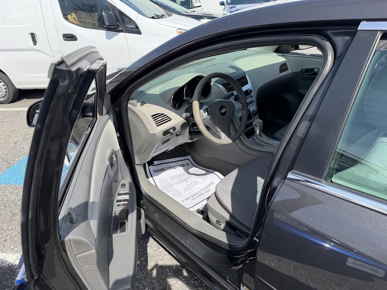 Chevrolet Malibu 4dr Sdn LS w/1FL 2012