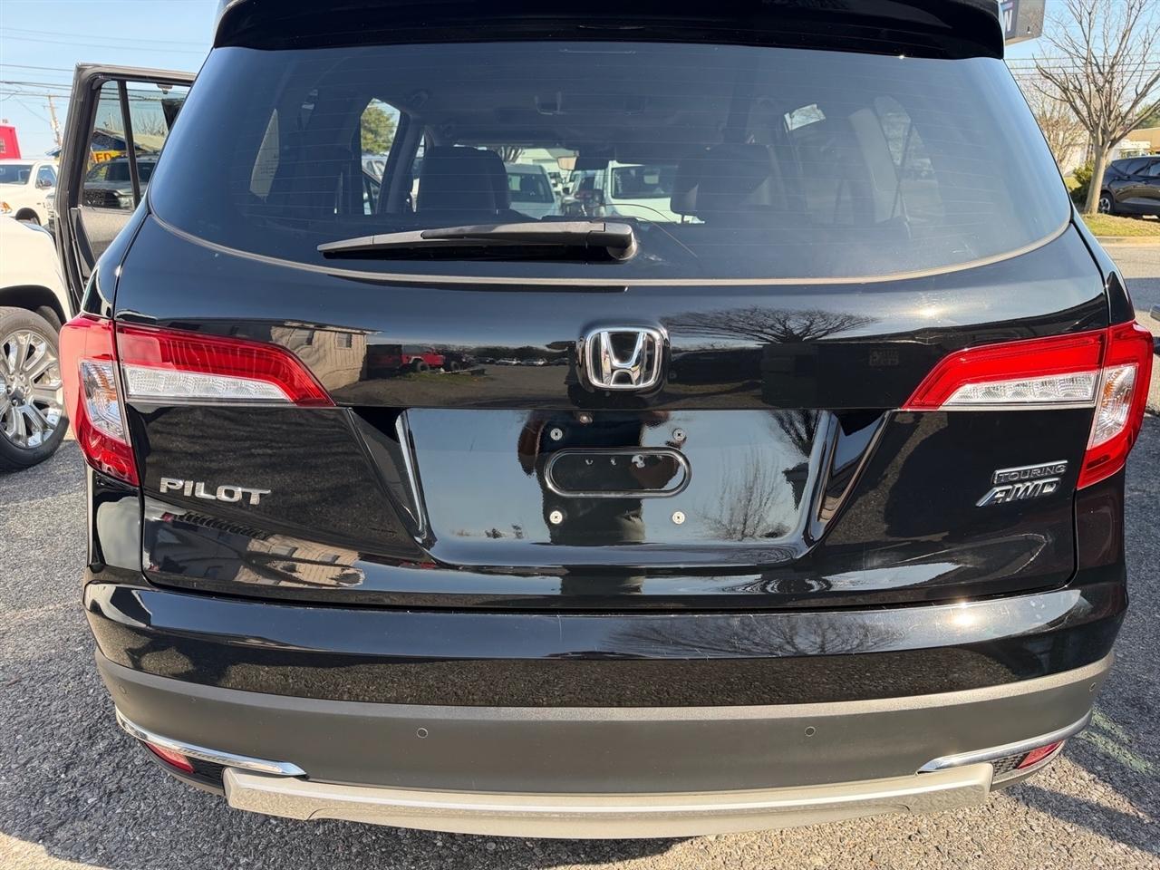 Honda Pilot Touring 7-Passenger AWD 2020