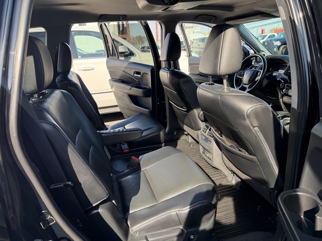 Honda Pilot Touring 7-Passenger AWD 2020