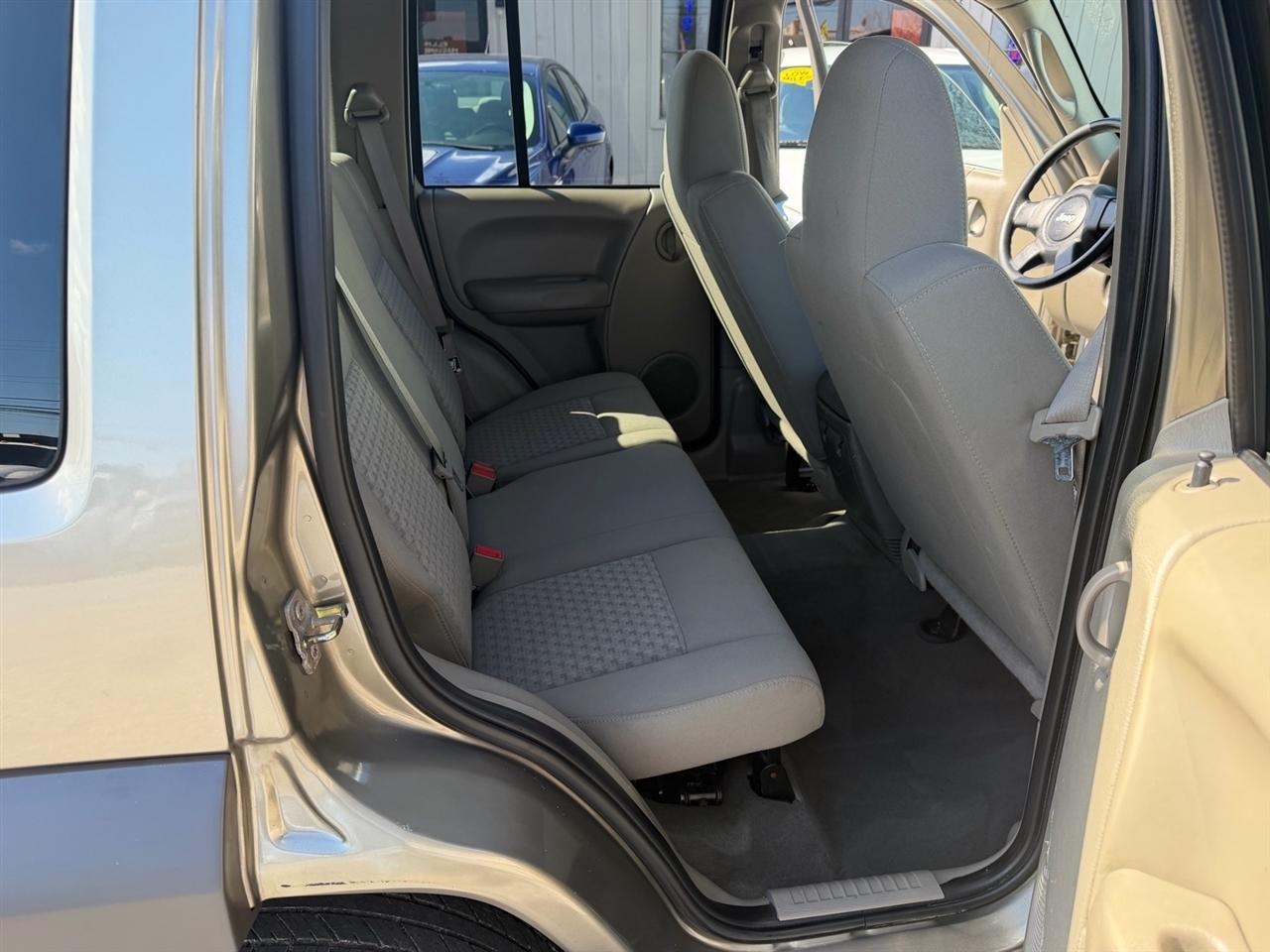 Jeep Liberty 4WD 4dr Sport 2007