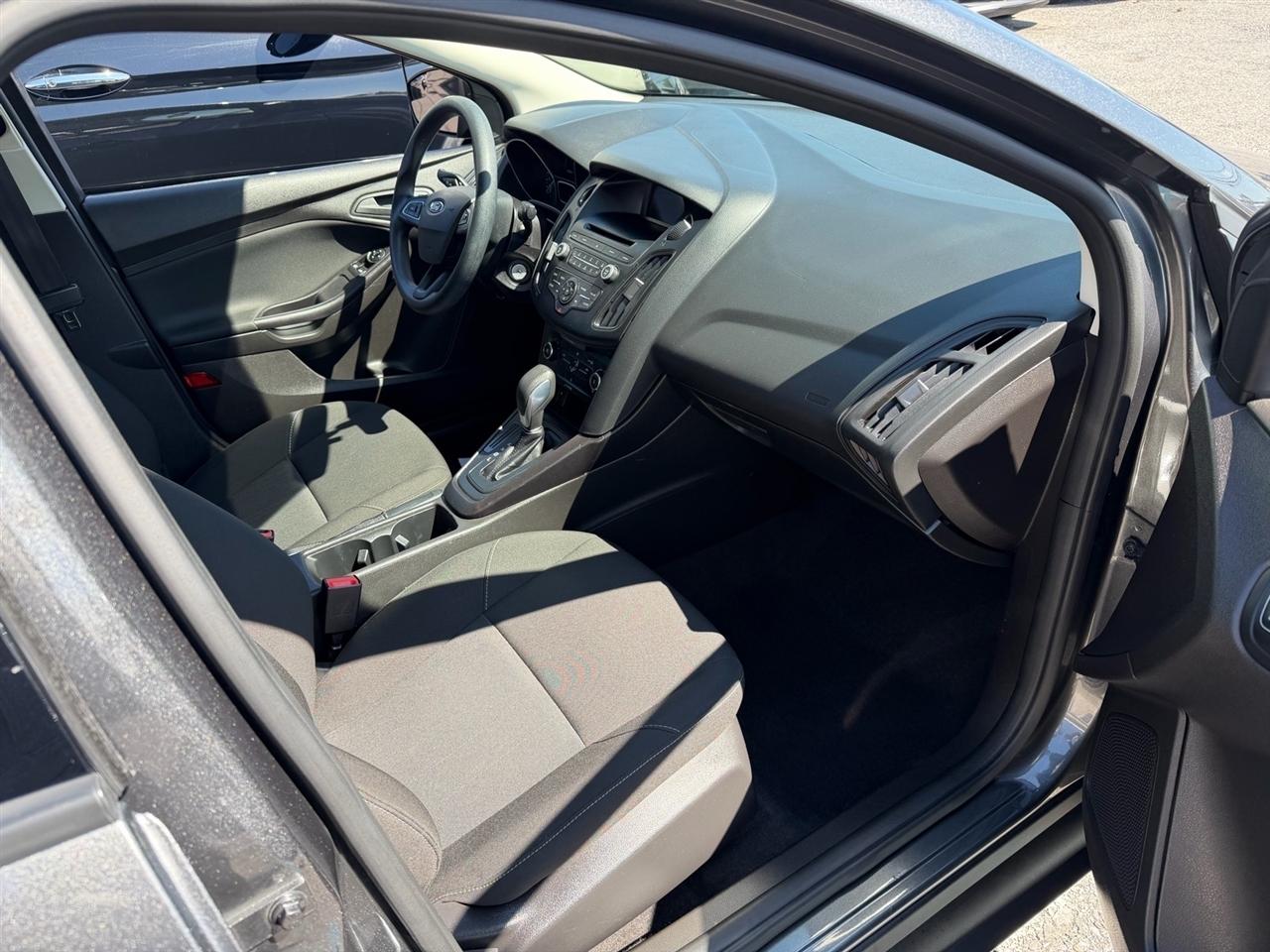 Ford Focus S Sedan 2017