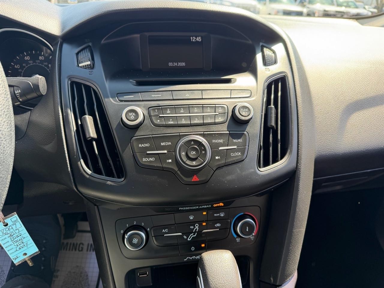 Ford Focus S Sedan 2017