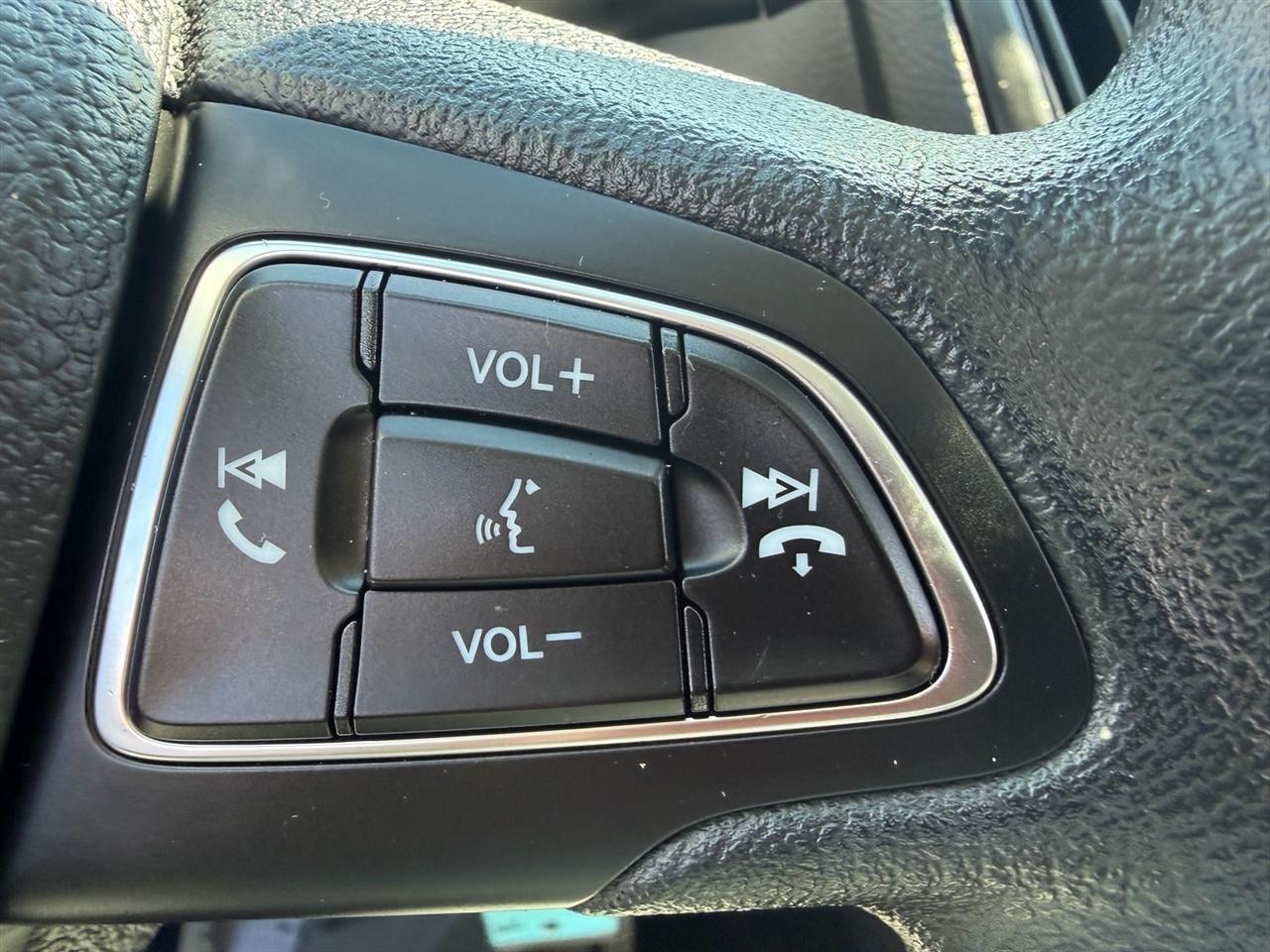 Ford Focus S Sedan 2017