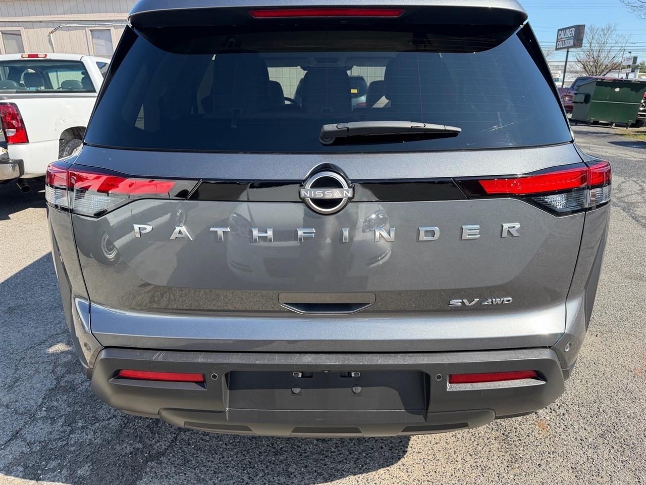Nissan Pathfinder SV 4WD 2022