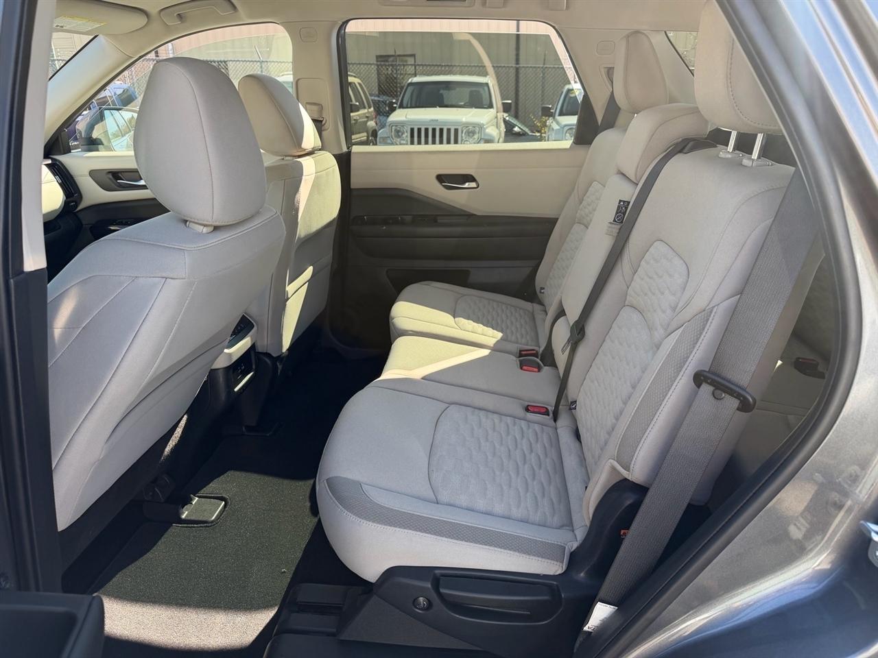 Nissan Pathfinder SV 4WD 2022