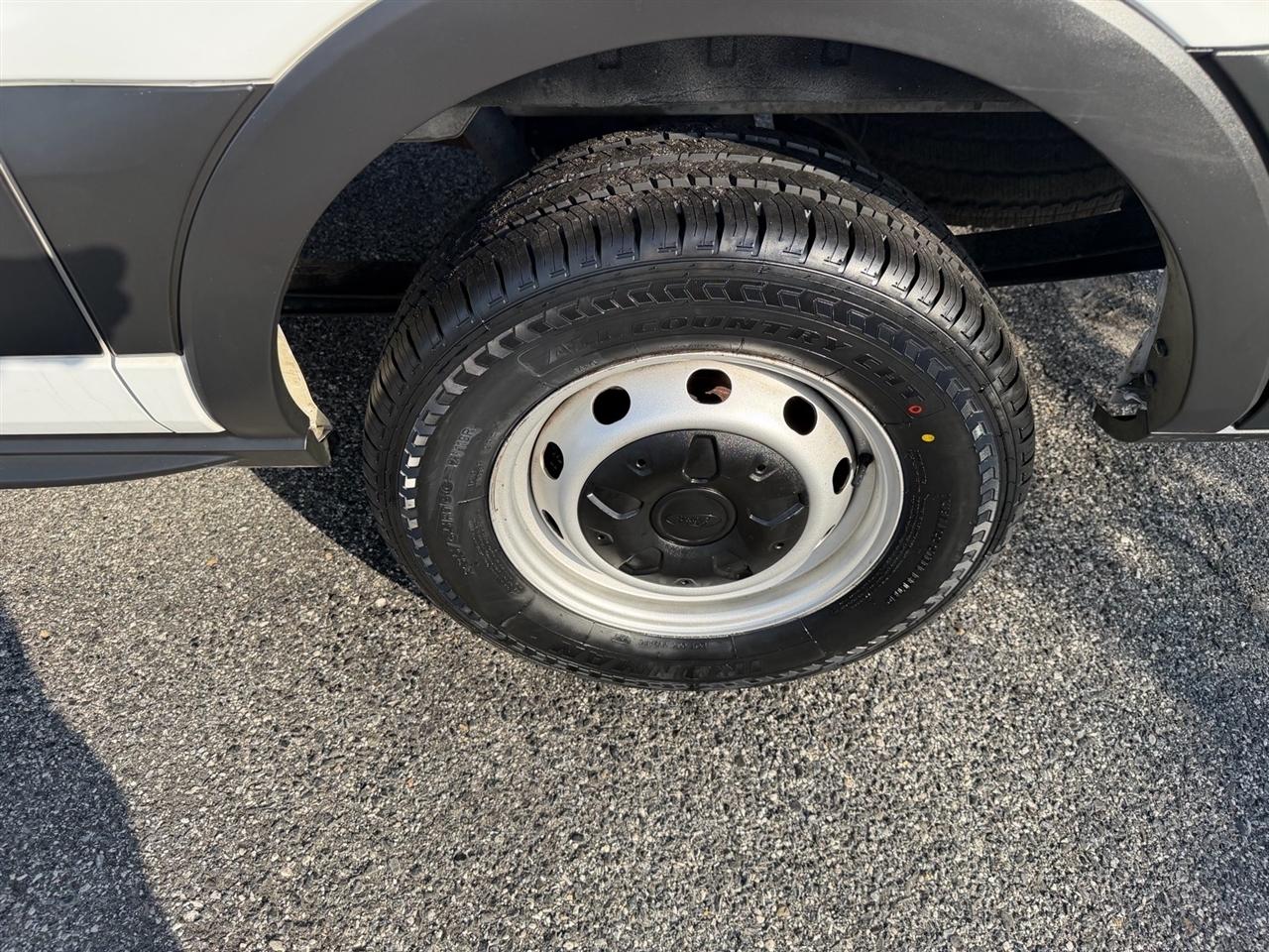 Ford Transit Cargo Van T-250 130" Low Rf 9070 GVWR RWD 2021