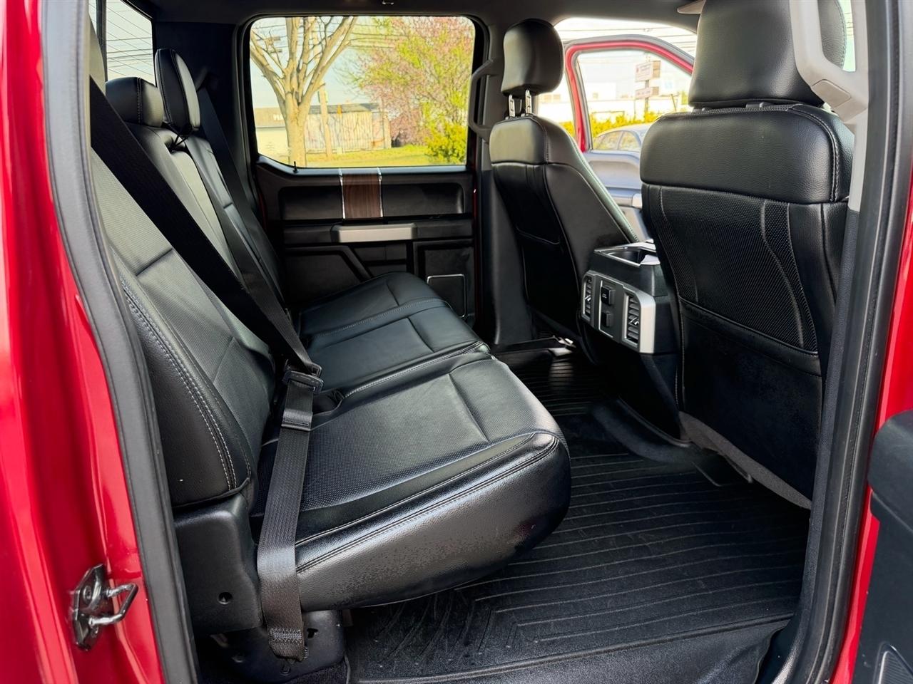 Ford F-150 4WD SuperCrew 145" Lariat 2016