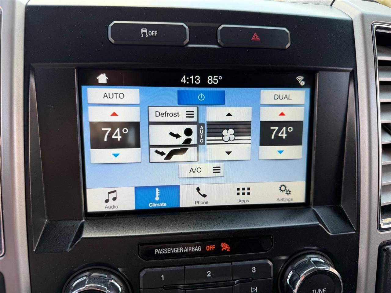 Ford F-150 4WD SuperCrew 145" Lariat 2016