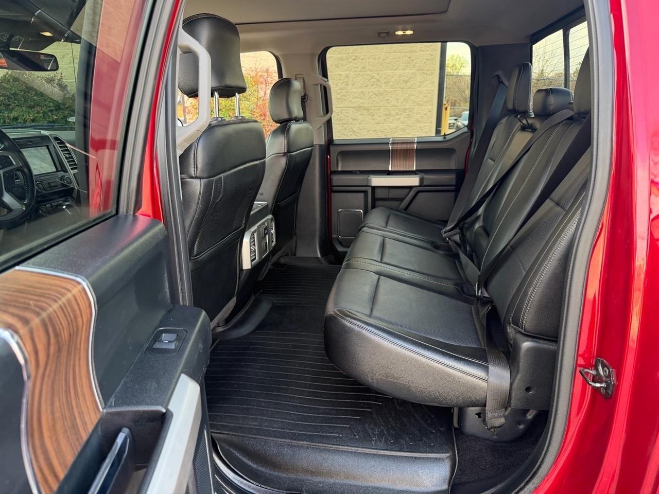 Ford F-150 4WD SuperCrew 145" Lariat 2016