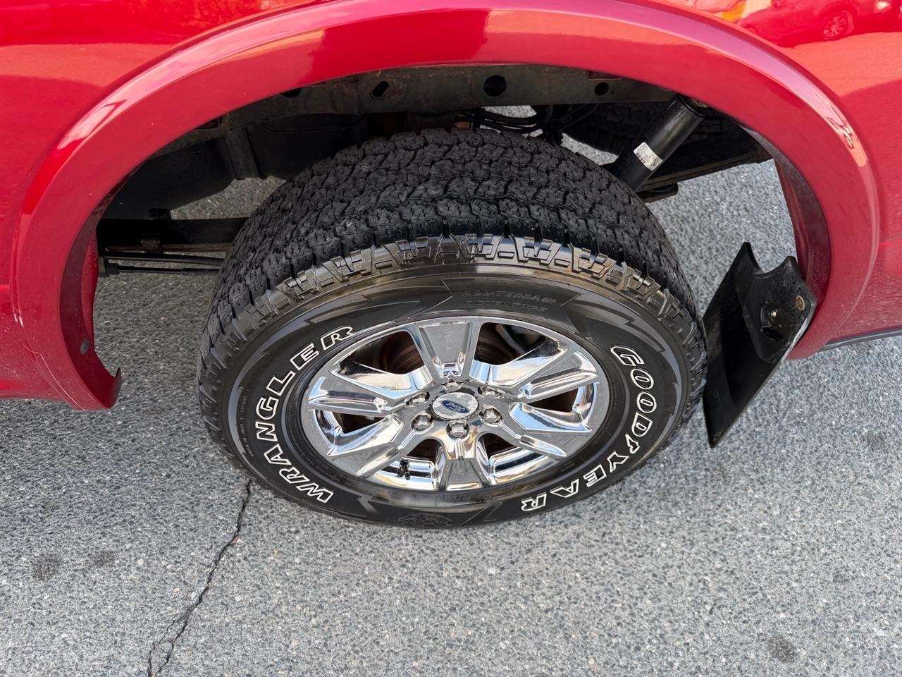 Ford F-150 4WD SuperCrew 145" Lariat 2016