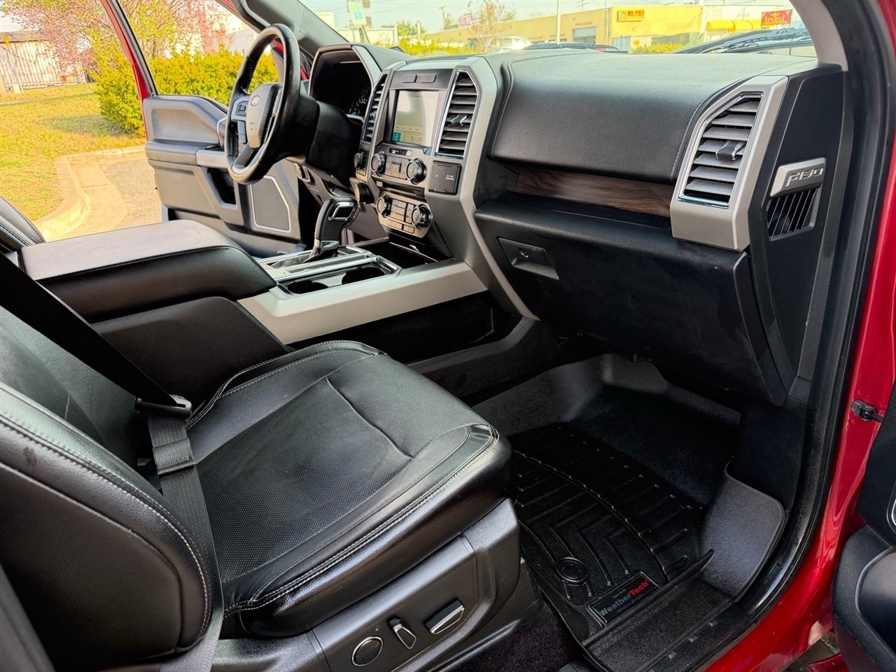Ford F-150 4WD SuperCrew 145" Lariat 2016