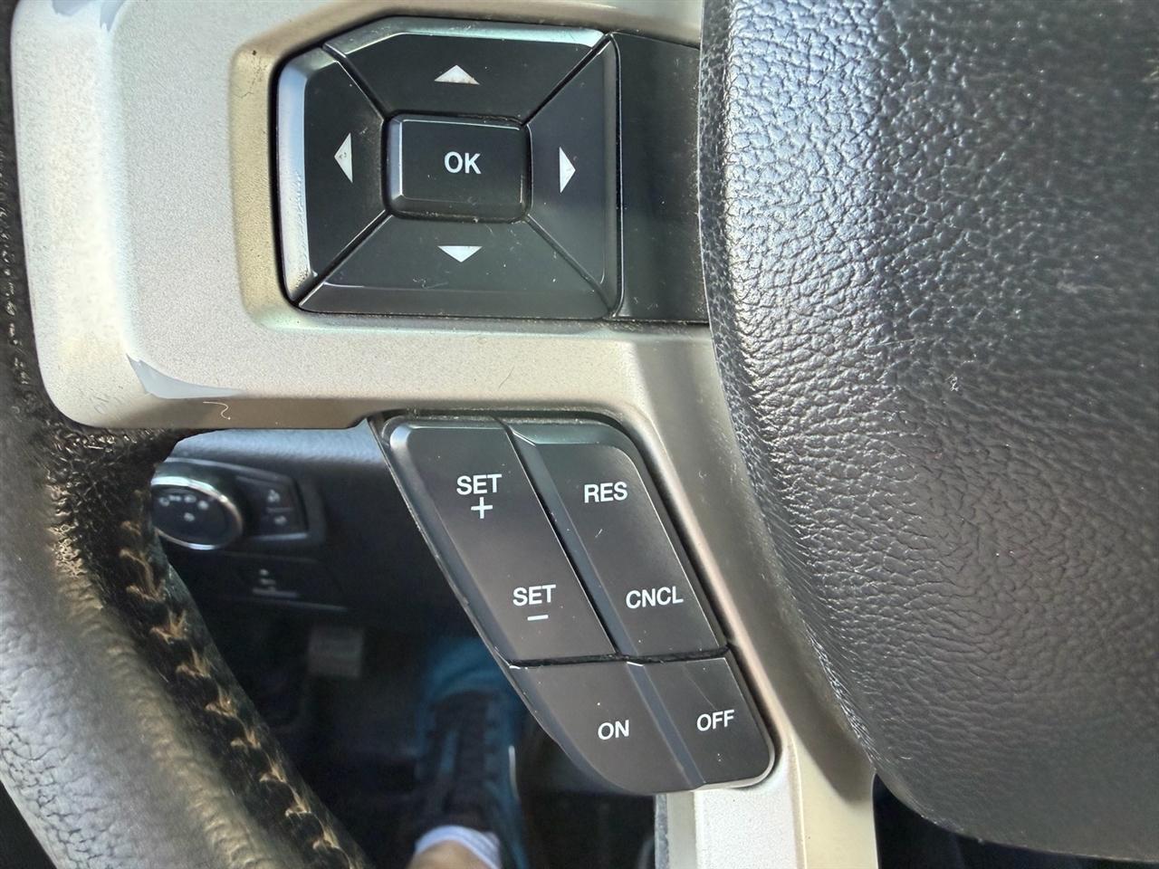 Ford F-150 4WD SuperCrew 145" Lariat 2016