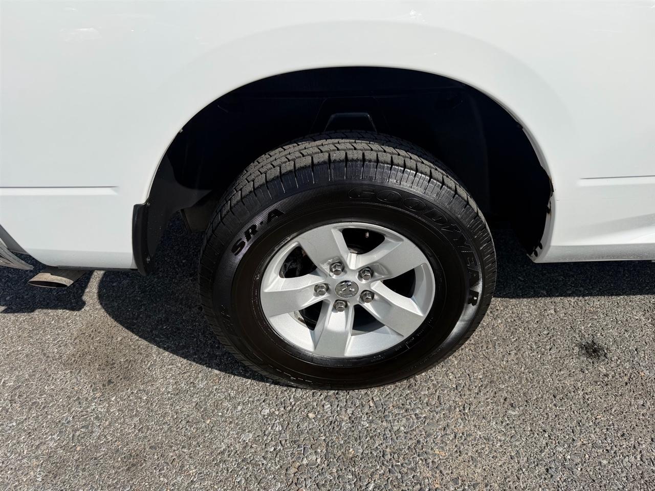 RAM 1500 Classic Tradesman 4x4 Quad Cab 6'4" Box 2019