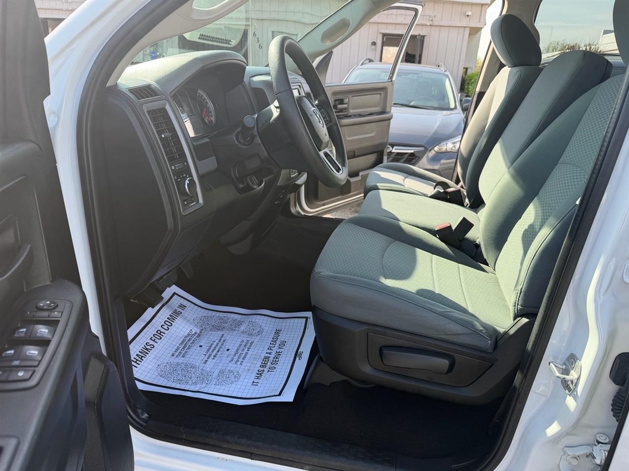 RAM 1500 Classic Tradesman 4x4 Quad Cab 6'4" Box 2019