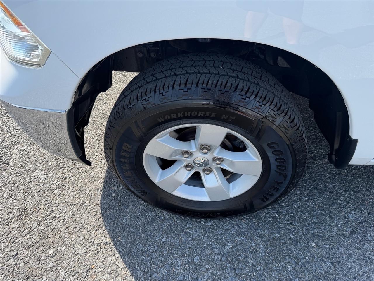 RAM 1500 Classic Tradesman 4x4 Quad Cab 6'4" Box 2019