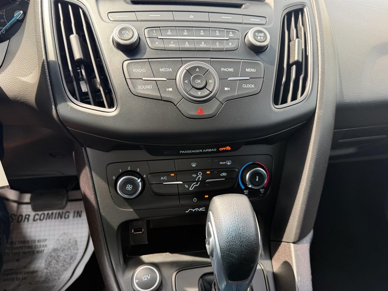 Ford Focus 4dr Sdn S 2015