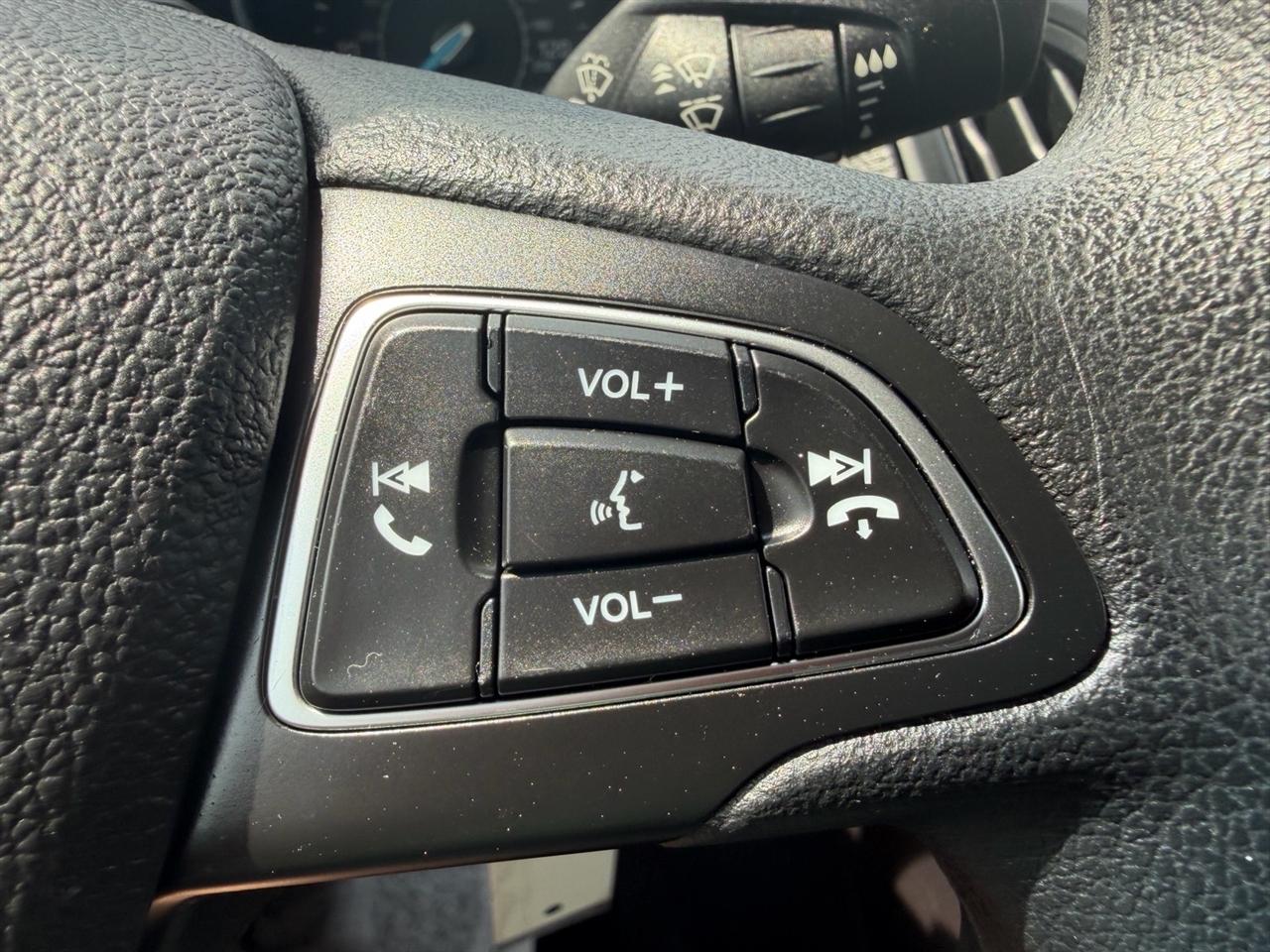 Ford Focus 4dr Sdn S 2015