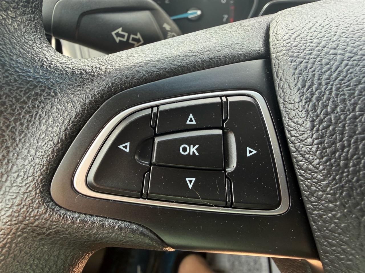 Ford Focus 4dr Sdn S 2015