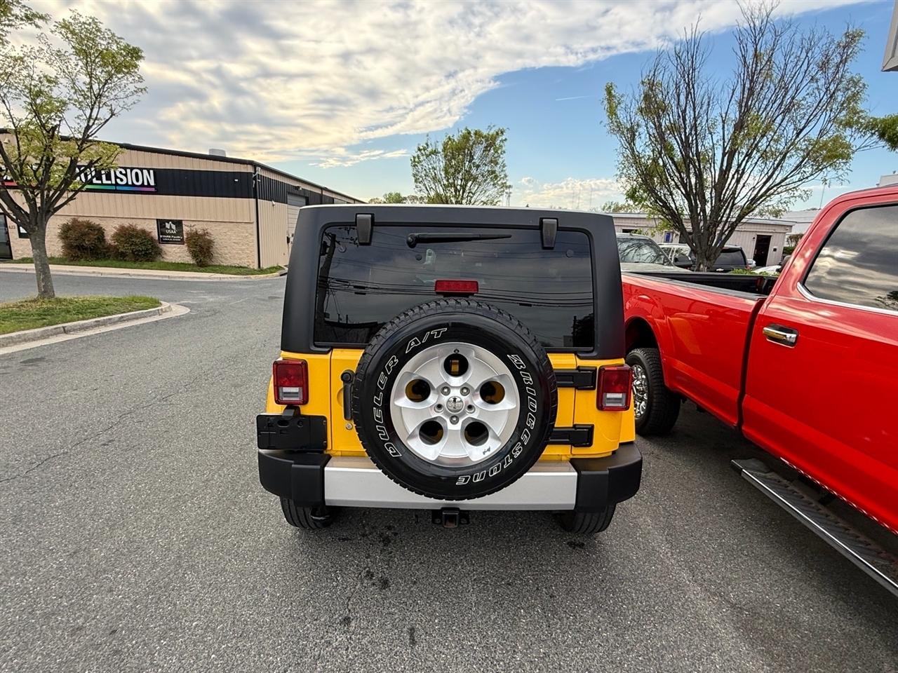 Jeep Wrangler Unlimited 4WD 4dr Sahara 2015