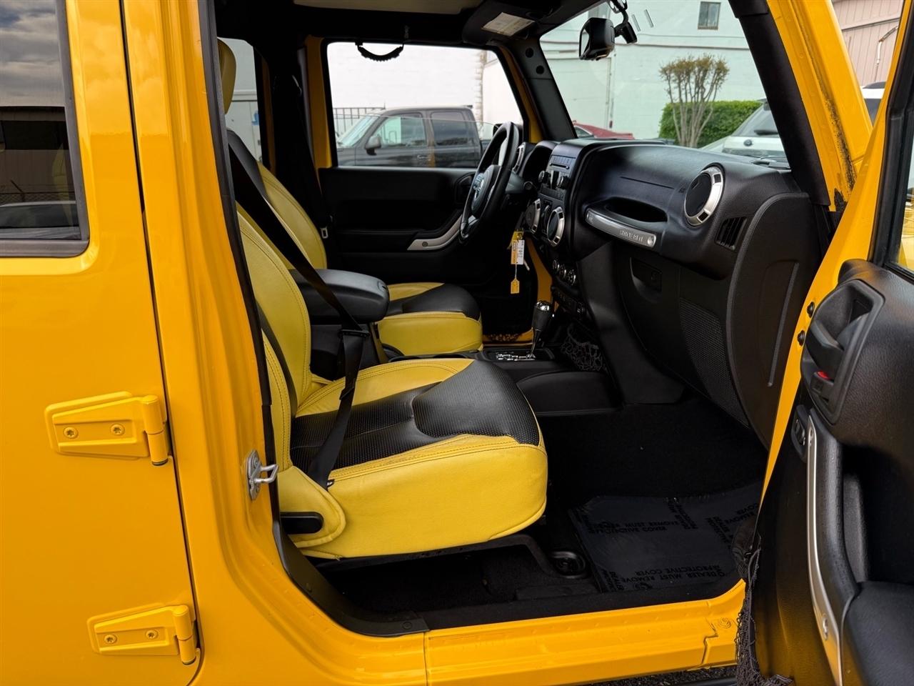 Jeep Wrangler Unlimited 4WD 4dr Sahara 2015