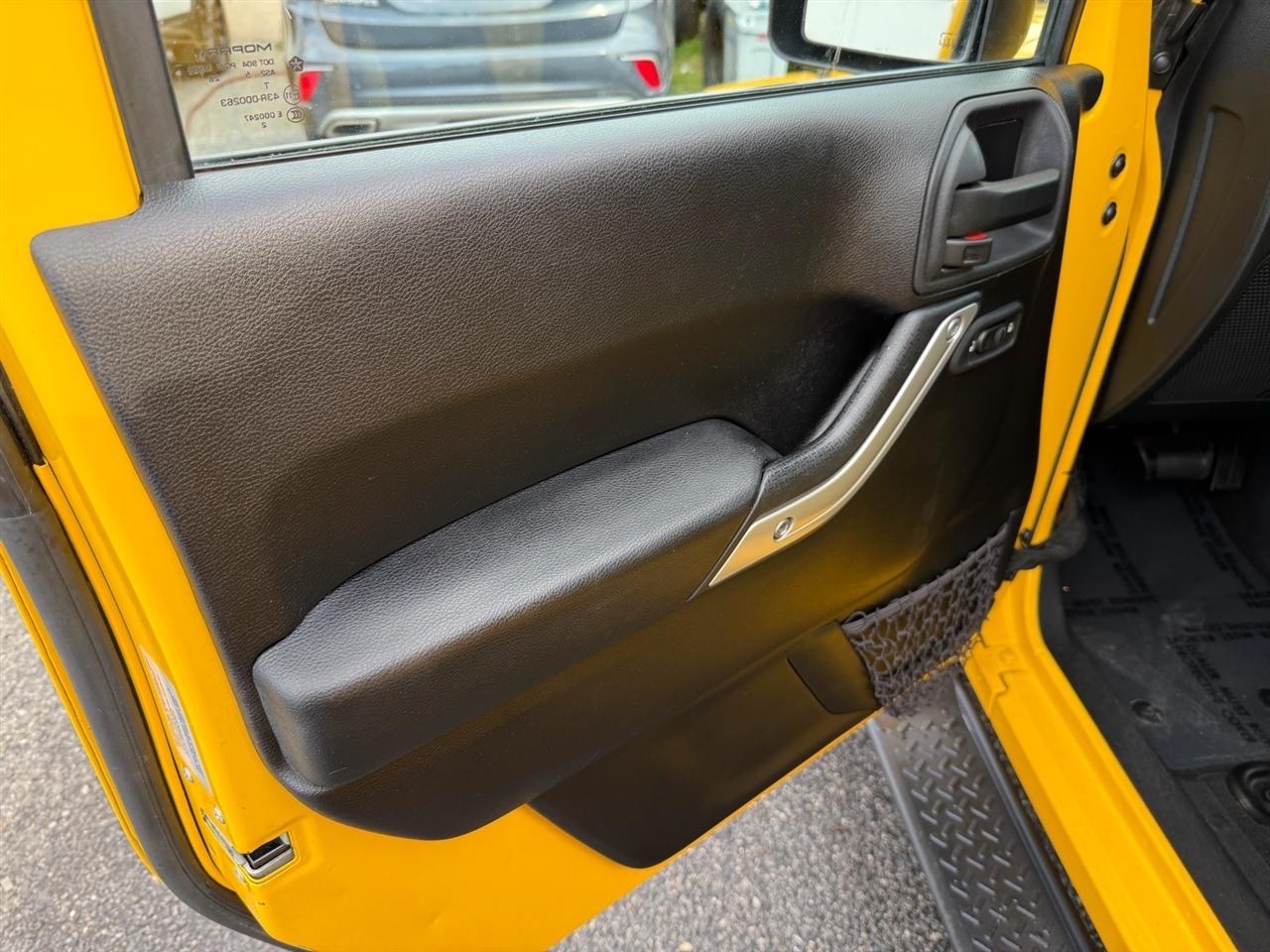 Jeep Wrangler Unlimited 4WD 4dr Sahara 2015