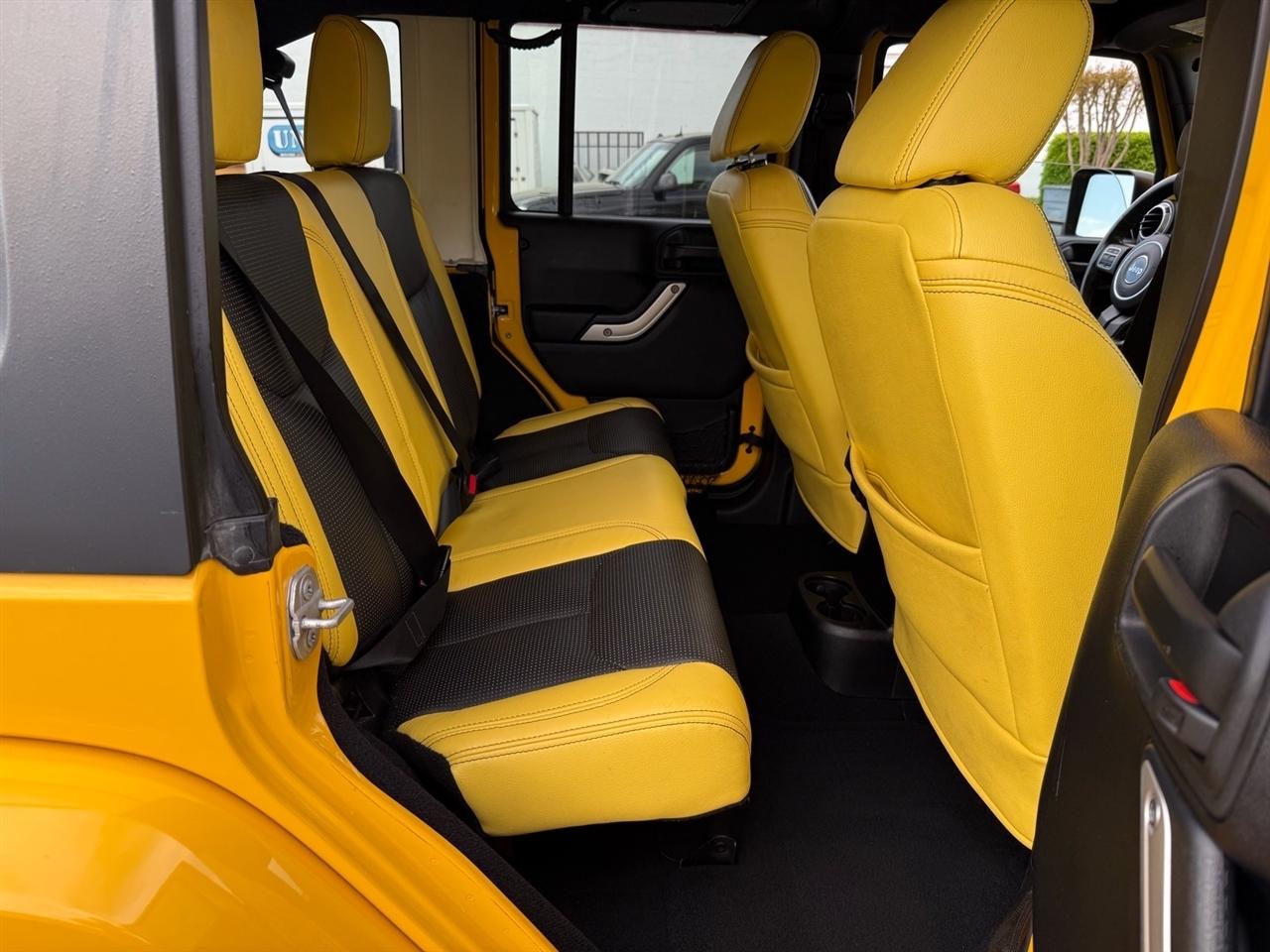 Jeep Wrangler Unlimited 4WD 4dr Sahara 2015