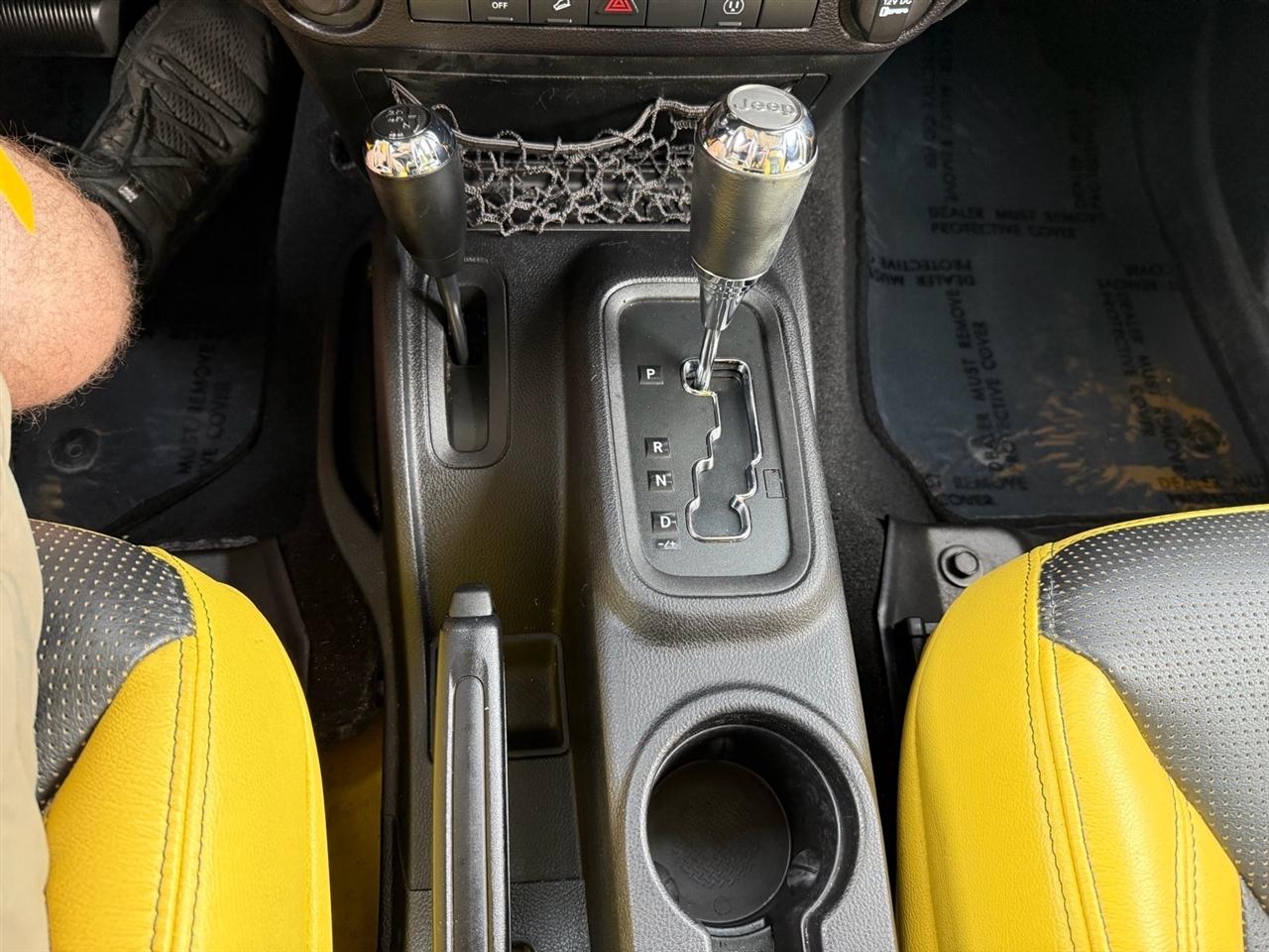 Jeep Wrangler Unlimited 4WD 4dr Sahara 2015