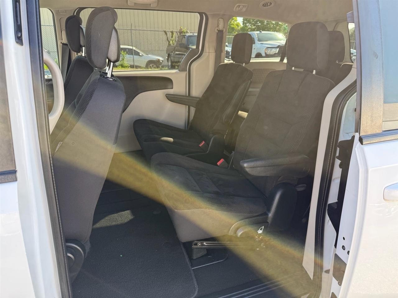 2018 Dodge Grand Caravan SE - Photo 12