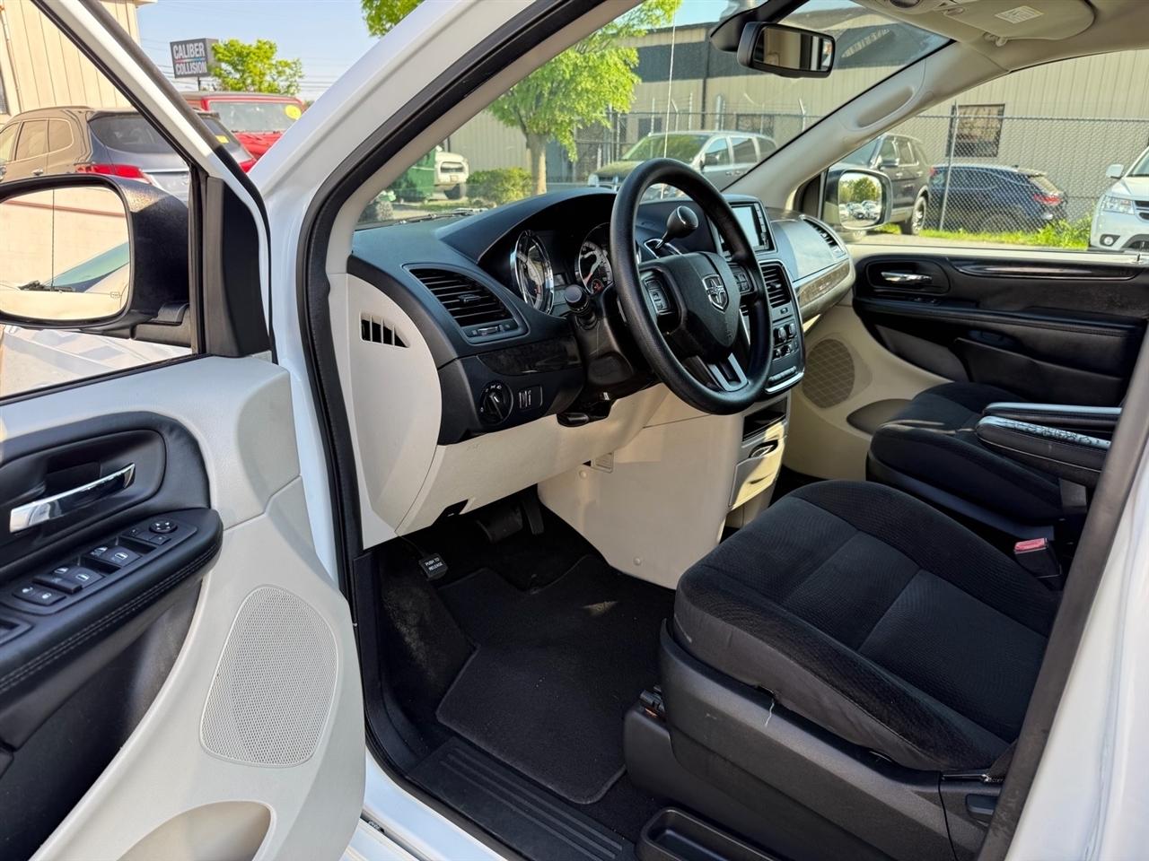2018 Dodge Grand Caravan SE - Photo 14