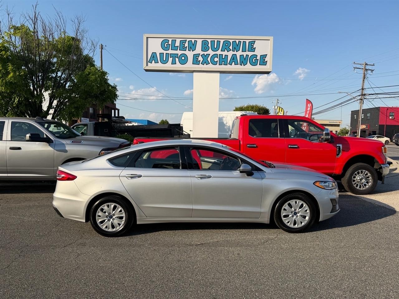 Ford Fusion S FWD 2019